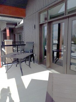 Photo du bâtiment - The Crossing Apartments