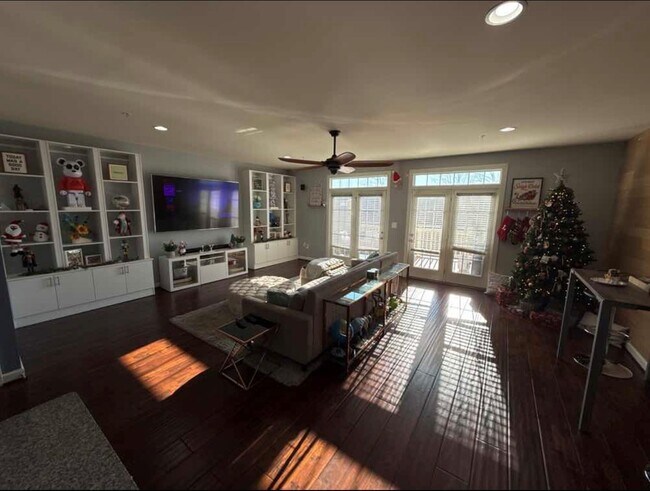 Foto del edificio - 5243 Stream Bank Ln
