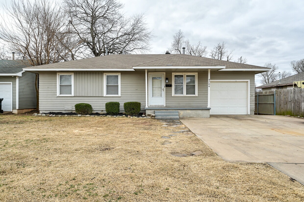 Photo - 4704 SE 18th St (Del City, OK)