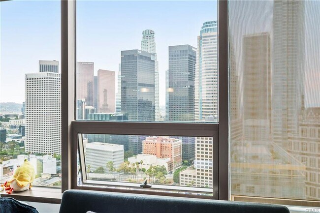 Foto del edificio - 1100 Wilshire Blvd