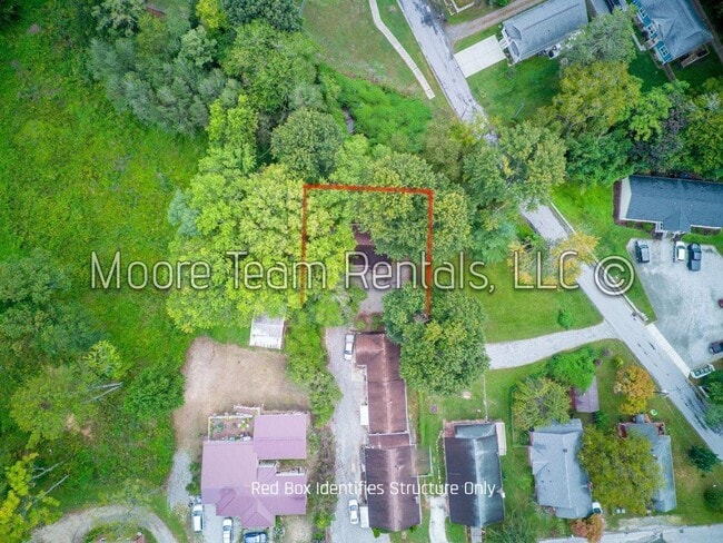 Foto del edificio - Cozy 2 Bed House with Deck & Yard