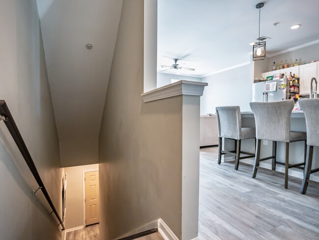 Building Photo - Rowandale