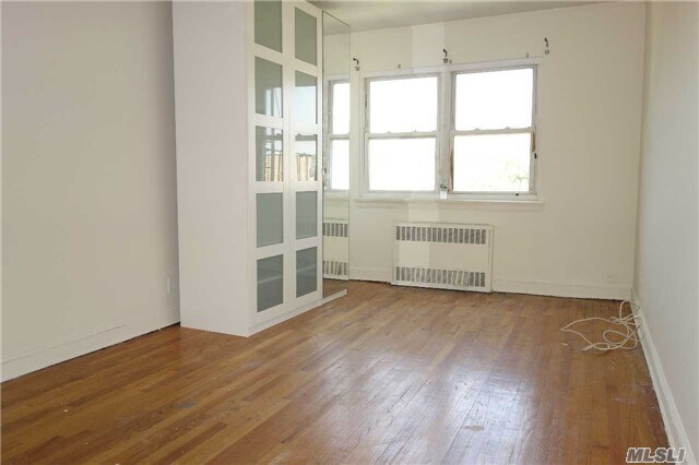 Building Photo - 59-46-59156 156th St