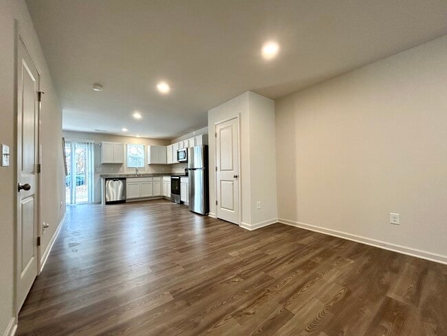 Building Photo - 137 Villa Ln