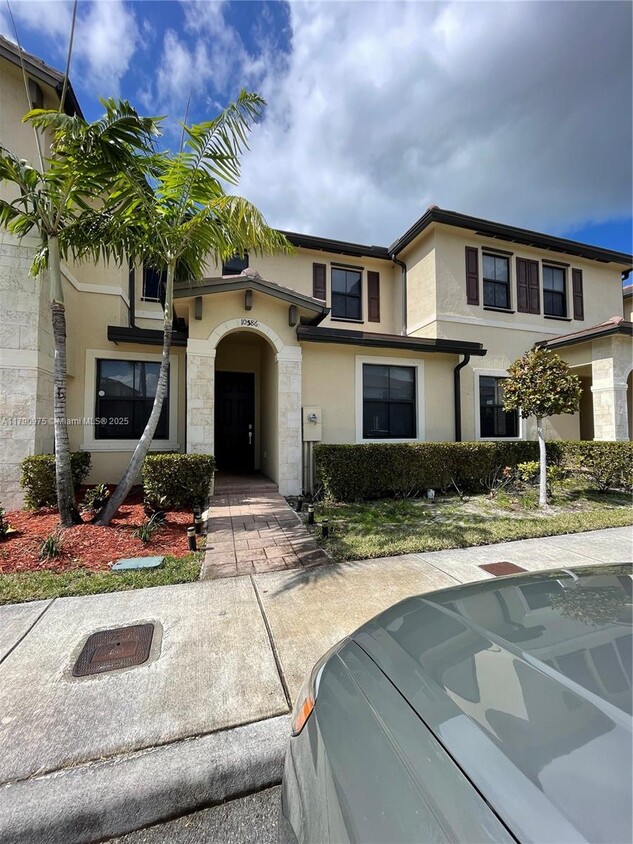 Primary Photo - 10586 West 33rd Ct