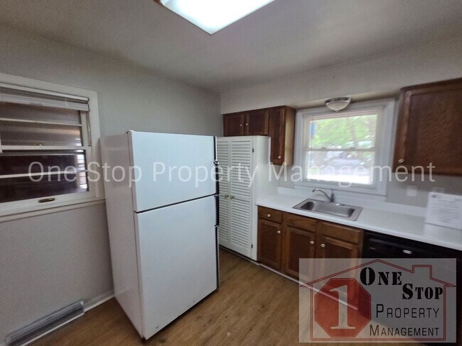 Foto del edificio - Adorable 2 Bedroom, 1 Bathroom, 1 Car Garage House in Independence!