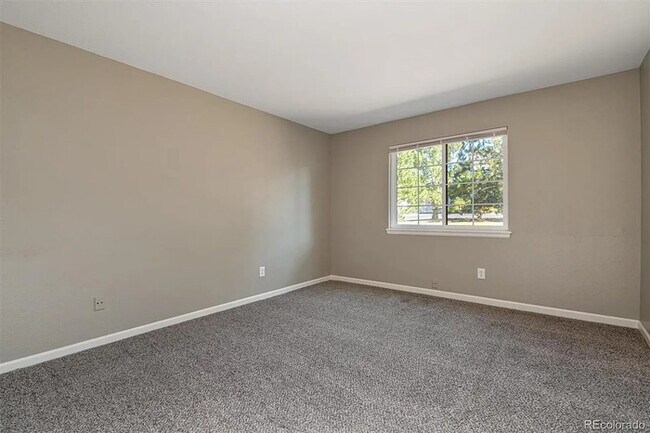 Building Photo - 701 Canyon Dr