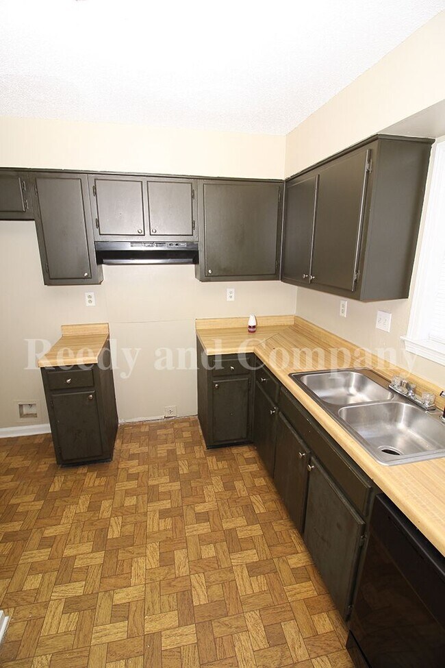 Foto del edificio - 3434 Dungreen St