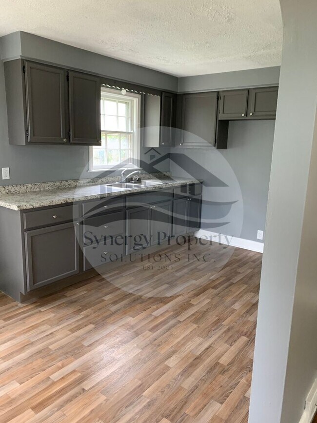 Foto del edificio - Coming Soon !3 Bedroom, Garage June 6th