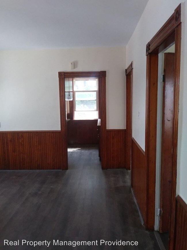 Building Photo - 916 Mineral Spring Ave