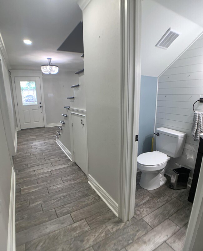 Building Photo - 2216 Acadian Dr