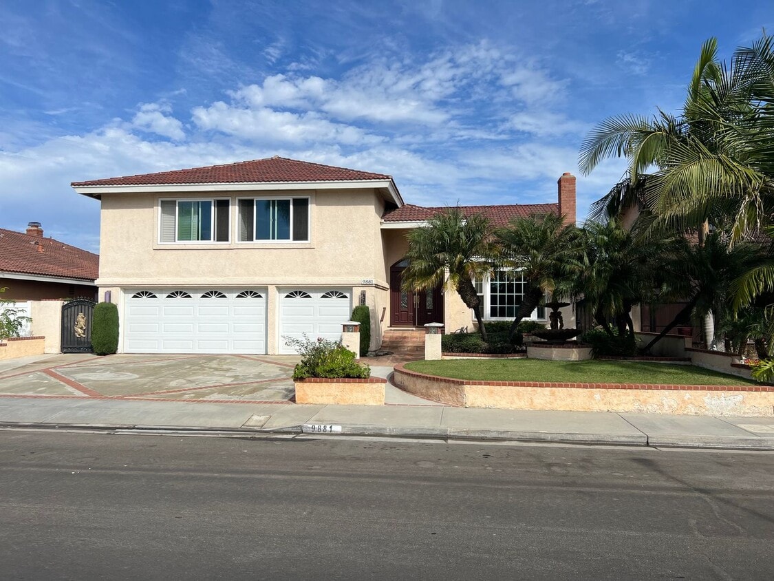 Primary Photo - South Huntington Beach Pool Home