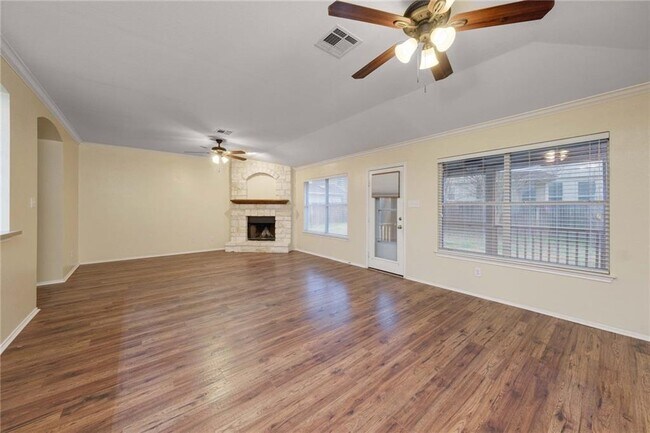 Building Photo - 1305 Creekbend Cove