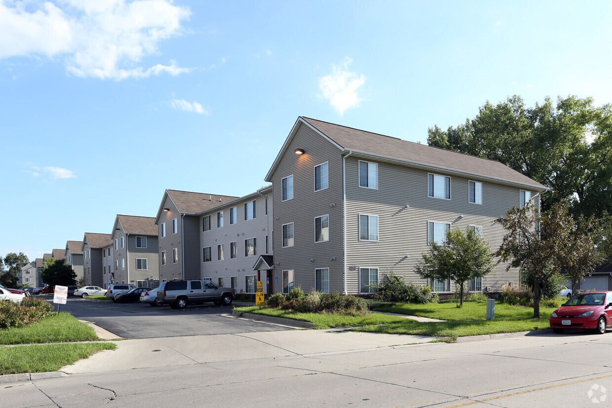 Foto principal - Crystal Street Apartments