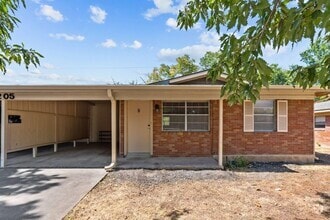 Building Photo - 2205 Lanier Dr