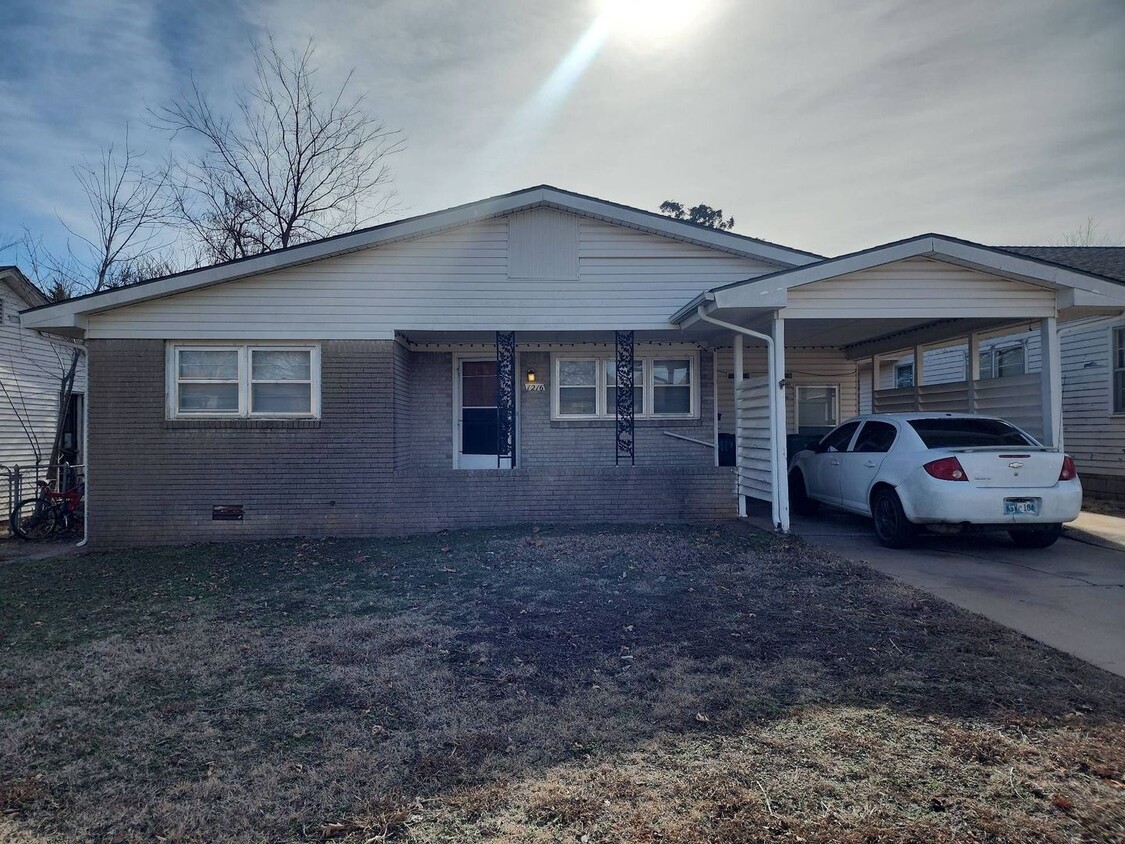 2 Bed 1.5 Bath in OKC! - 2 Bed 1.5 Bath in OKC!