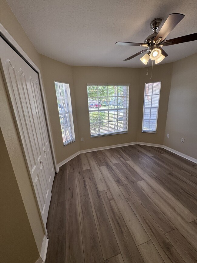 Foto del edificio - 7507 Canal Point Ct