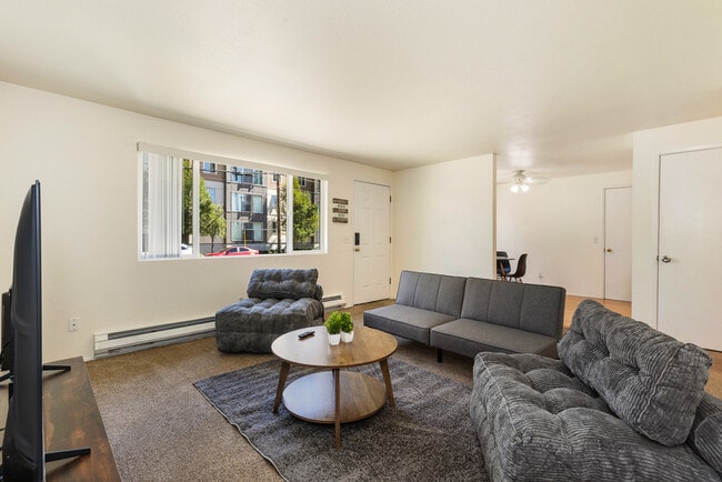 Building Photo - 15706 Ash Way