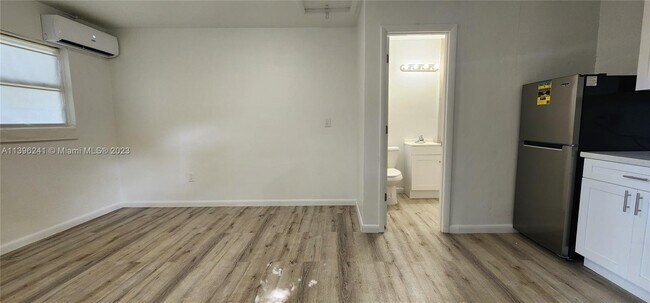 Building Photo - 1291 NW 40th St
