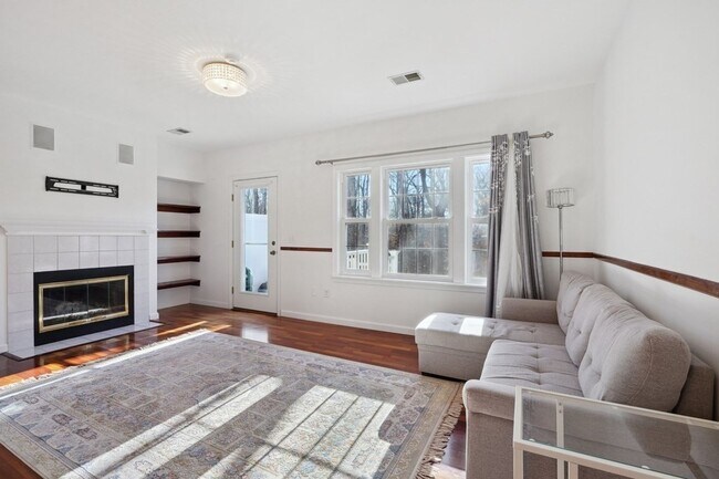 Foto del edificio - 310 Tilden Commons Ln