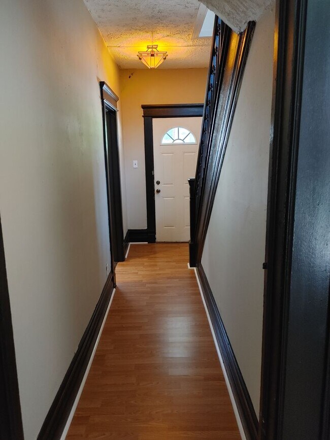 Foto del edificio - SPACIOUS 3 BEDROOM DUPLEX