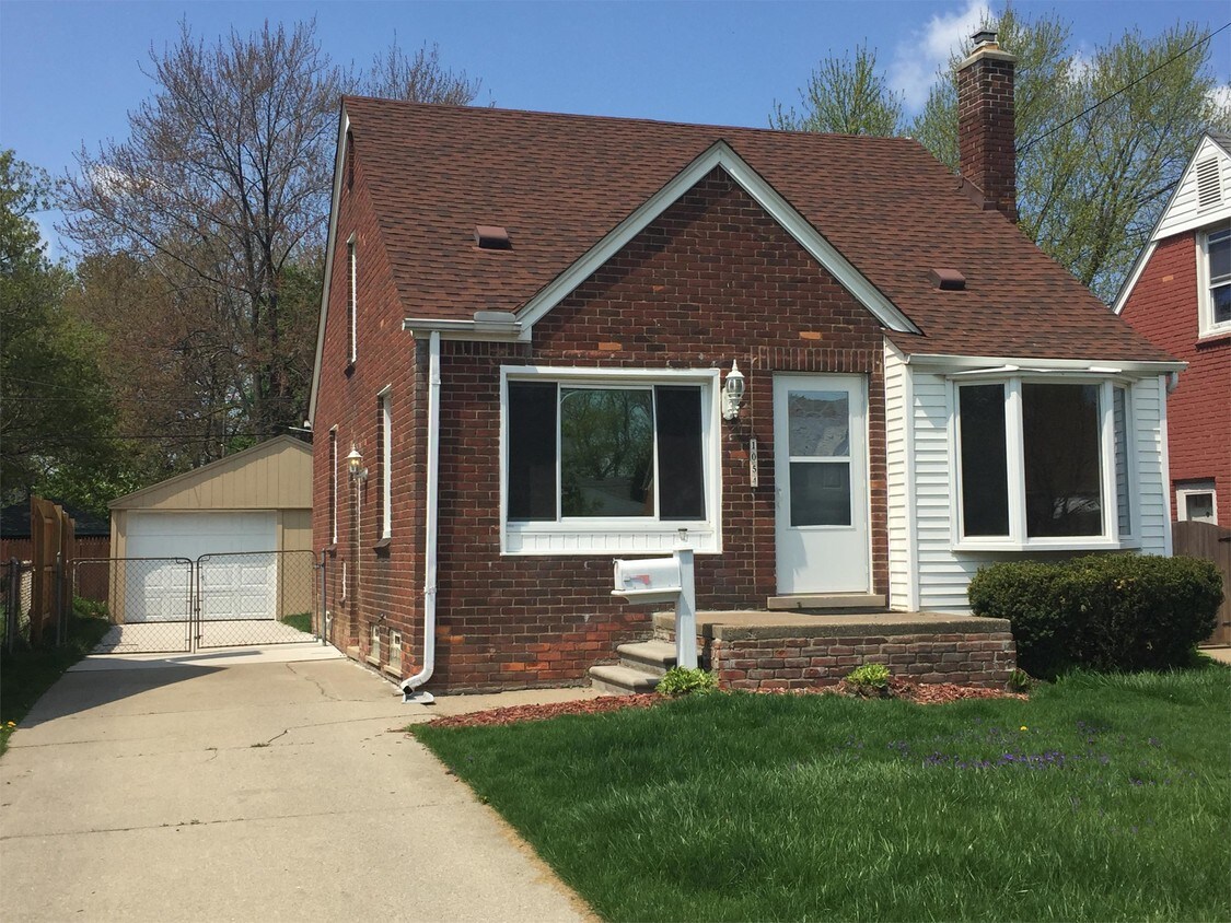 1054 17th St, Wyandotte, MI 48192 House Rental in Wyandotte, MI