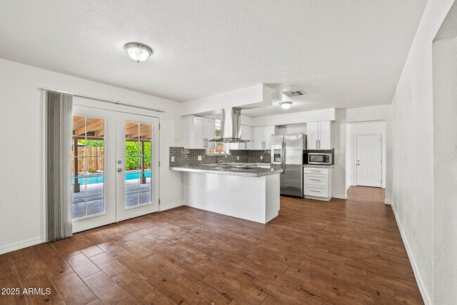 Foto del edificio - 720 E Broadway Ln