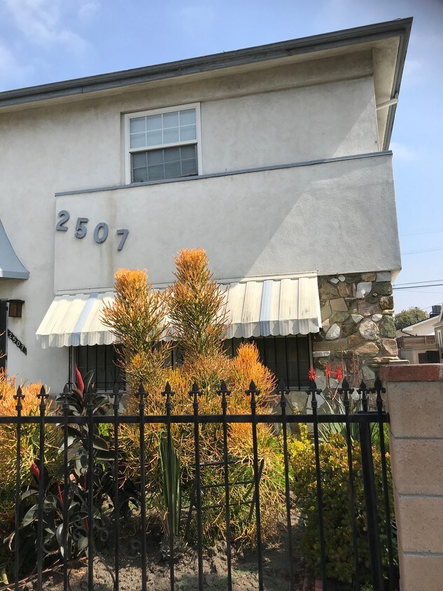 2507 Rodeo Rd, Los Angeles, CA 90018 2507 Rodeo Rd Los Angeles, CA Apartments for Rent in