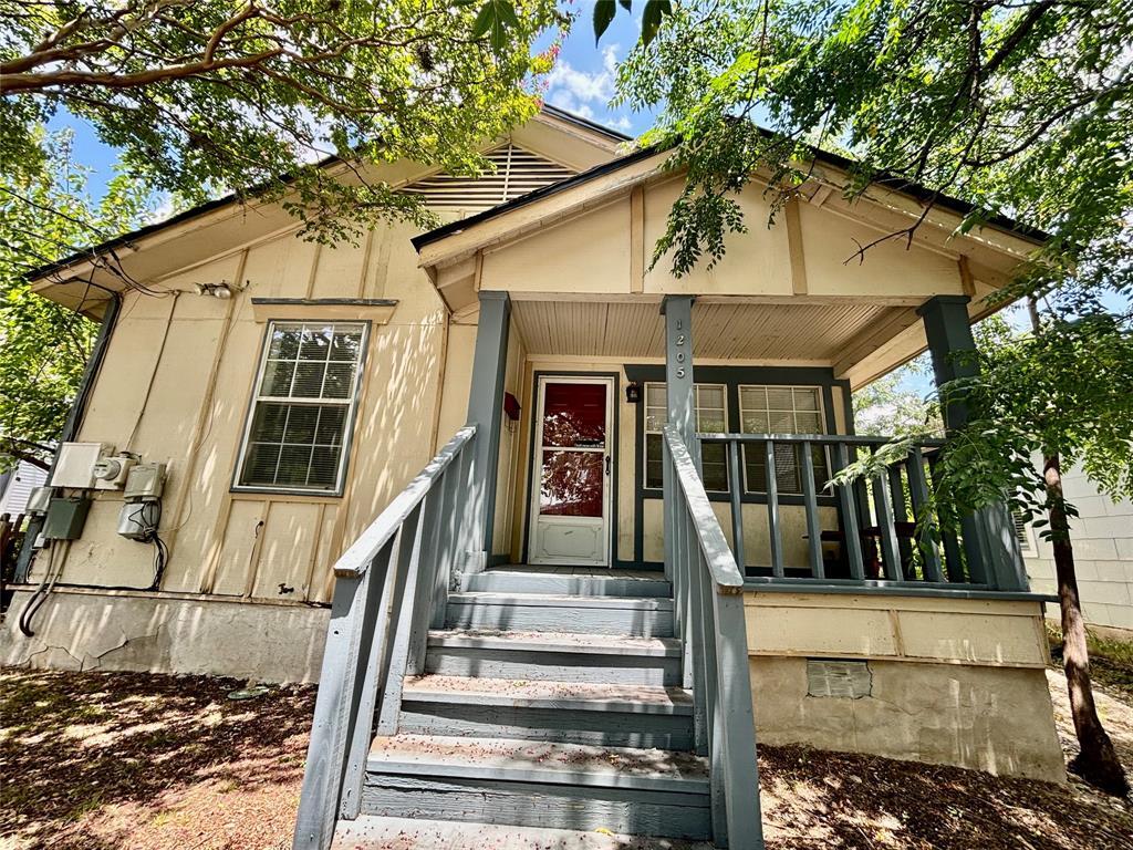Primary Photo - 1205 Olander St