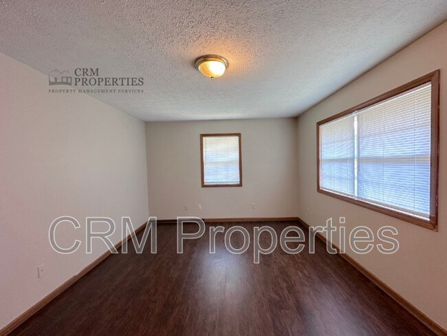 Building Photo - 1326 S Waugh St