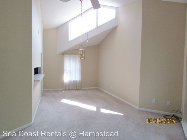 Building Photo - 702 Azalea Dr