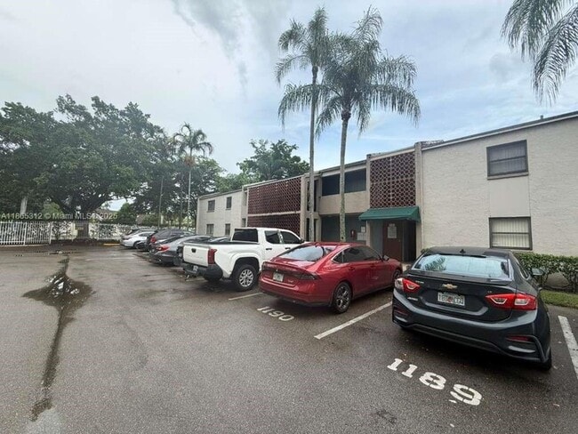 Foto del edificio - 4220 Inverrary Blvd