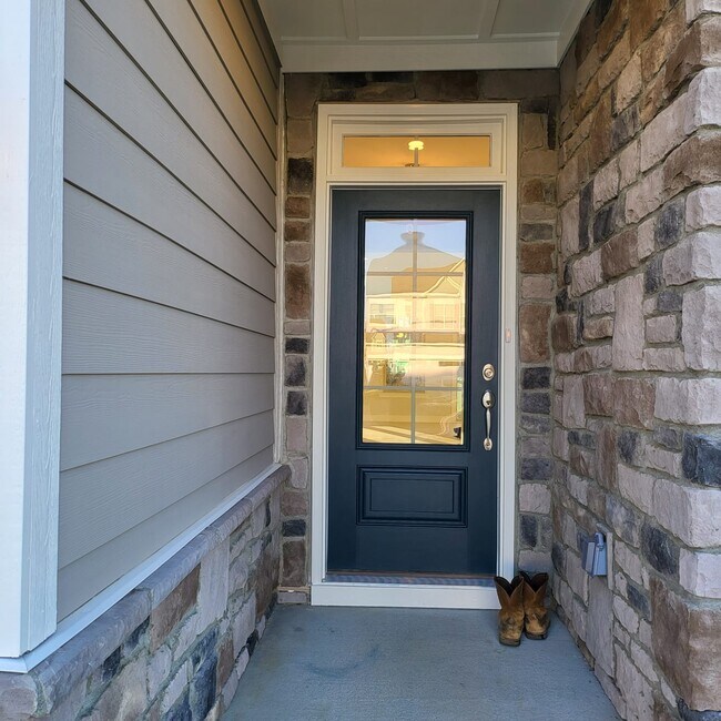Building Photo - 107 Rostova Way