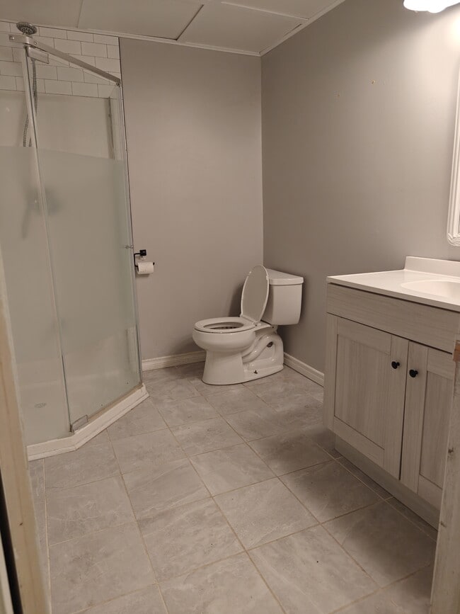 Photo du bâtiment - 1404 Wilson Rd N