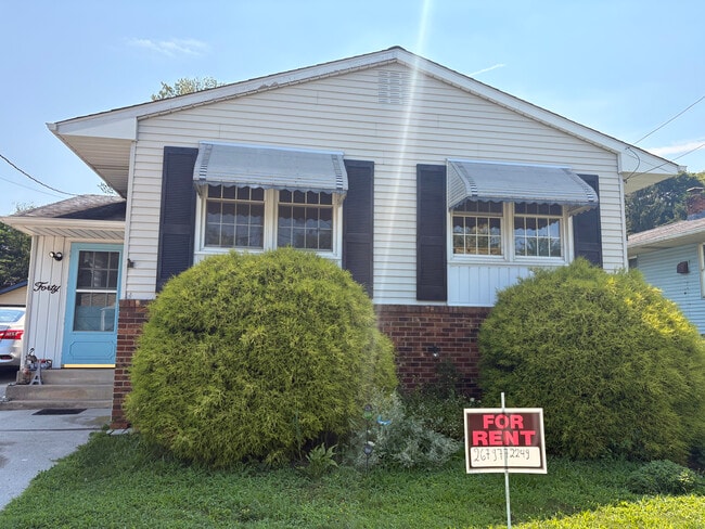 Building Photo - 40 Cornell Ave