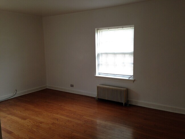 Living Room - 203 N Martin Luther King Jr Ave