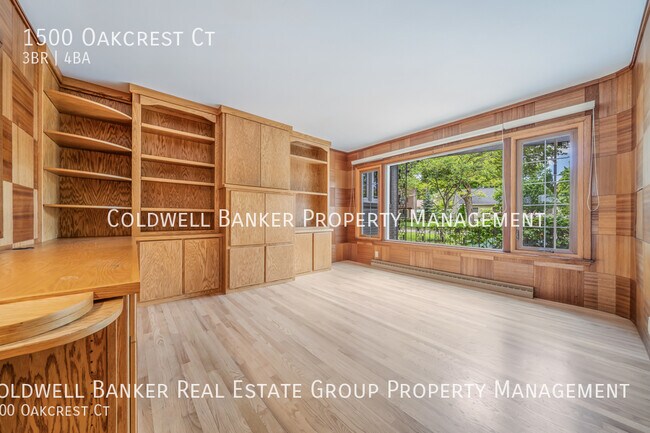 Foto del edificio - 1500 Oakcrest Ct