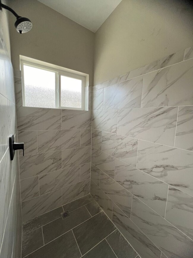 Building Photo - Available Now In Cross Hollow Hills