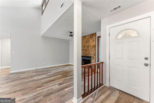 Foto del edificio - 1287 Briar Ridge Ln