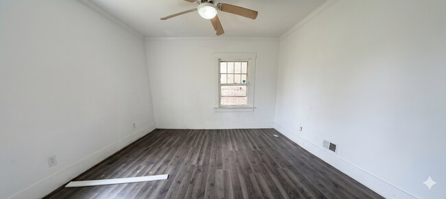 Foto del edificio - 830 E Rogers Ave