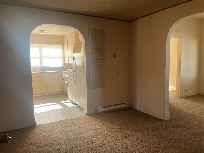 Building Photo - Now renting 3 bedroom House