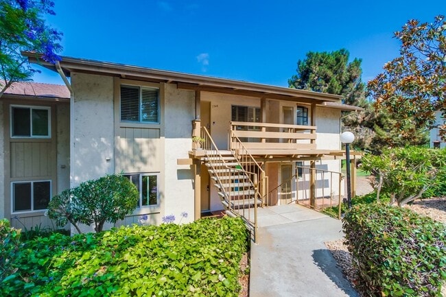 Building Photo - Gorgeous Upper Unit Condo in Fairway Knoll...