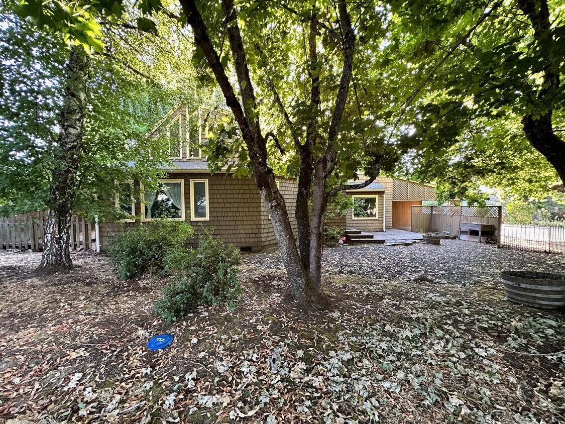 521 Norway St, Silverton, OR 97381 House Rental in Silverton, OR