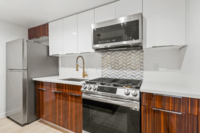 Building Photo - 410 Lucas Ave