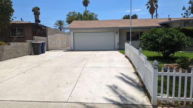 Building Photo - 528 Highlander Dr