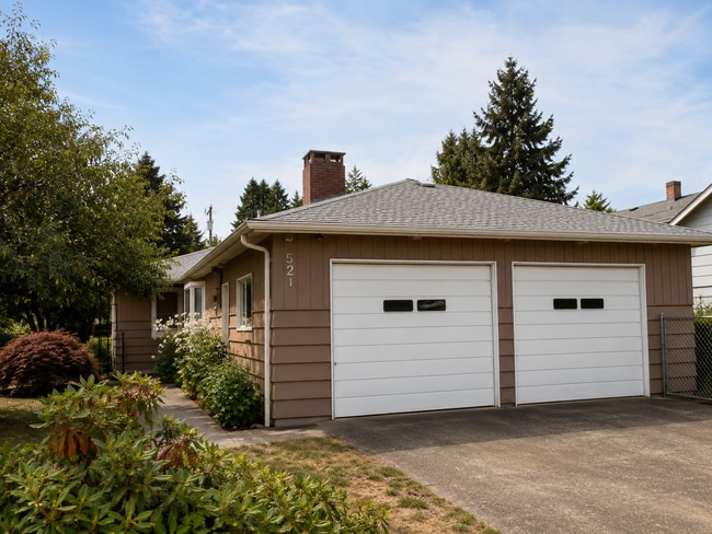 Building Photo - 521 Clark St SW