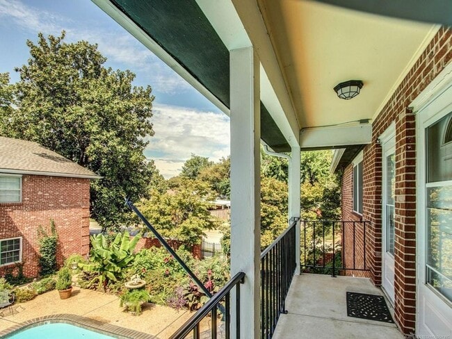 Building Photo - 2 Bed / 2 Bath Condo On Riverside!
