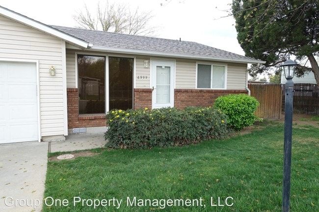Building Photo - 2 br, 1 bath House - 6999 W. Freemont St.