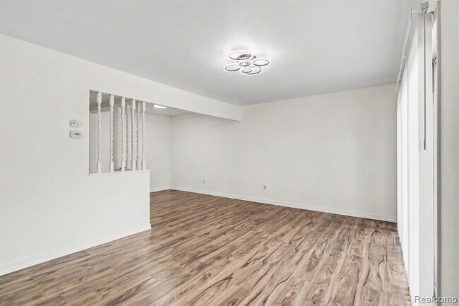 Building Photo - 8232 Karam Blvd
