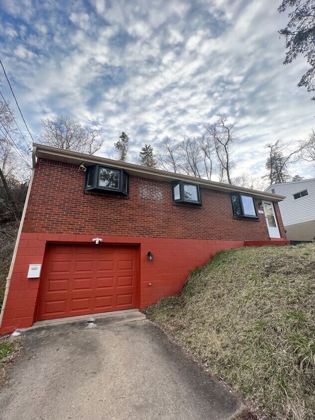 Foto principal - Beautiful 3 Bedroom 1 Bathroom in Penn Hil...